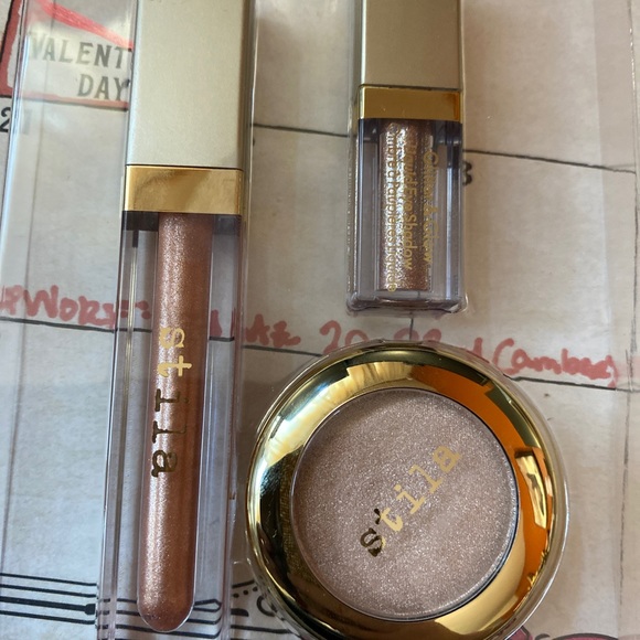 STILA kitten set, eyeshadow, liquid eyeshadow, and lipgloss - Picture 5 of 6